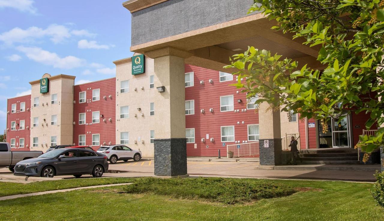 Quality Inn & Suites Whitecourt Exterior foto