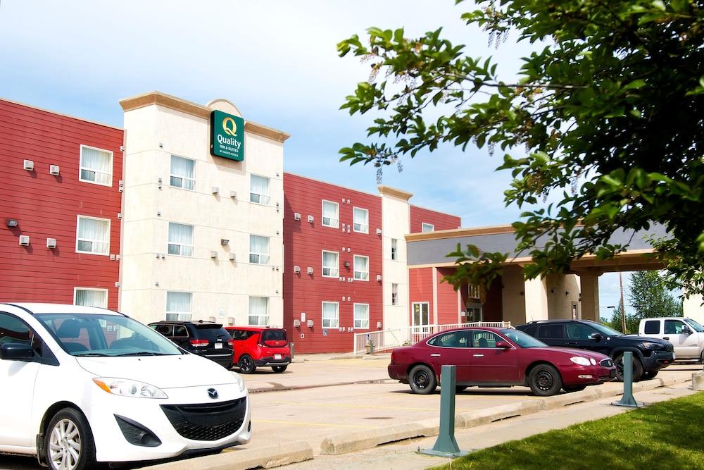Quality Inn & Suites Whitecourt Exterior foto