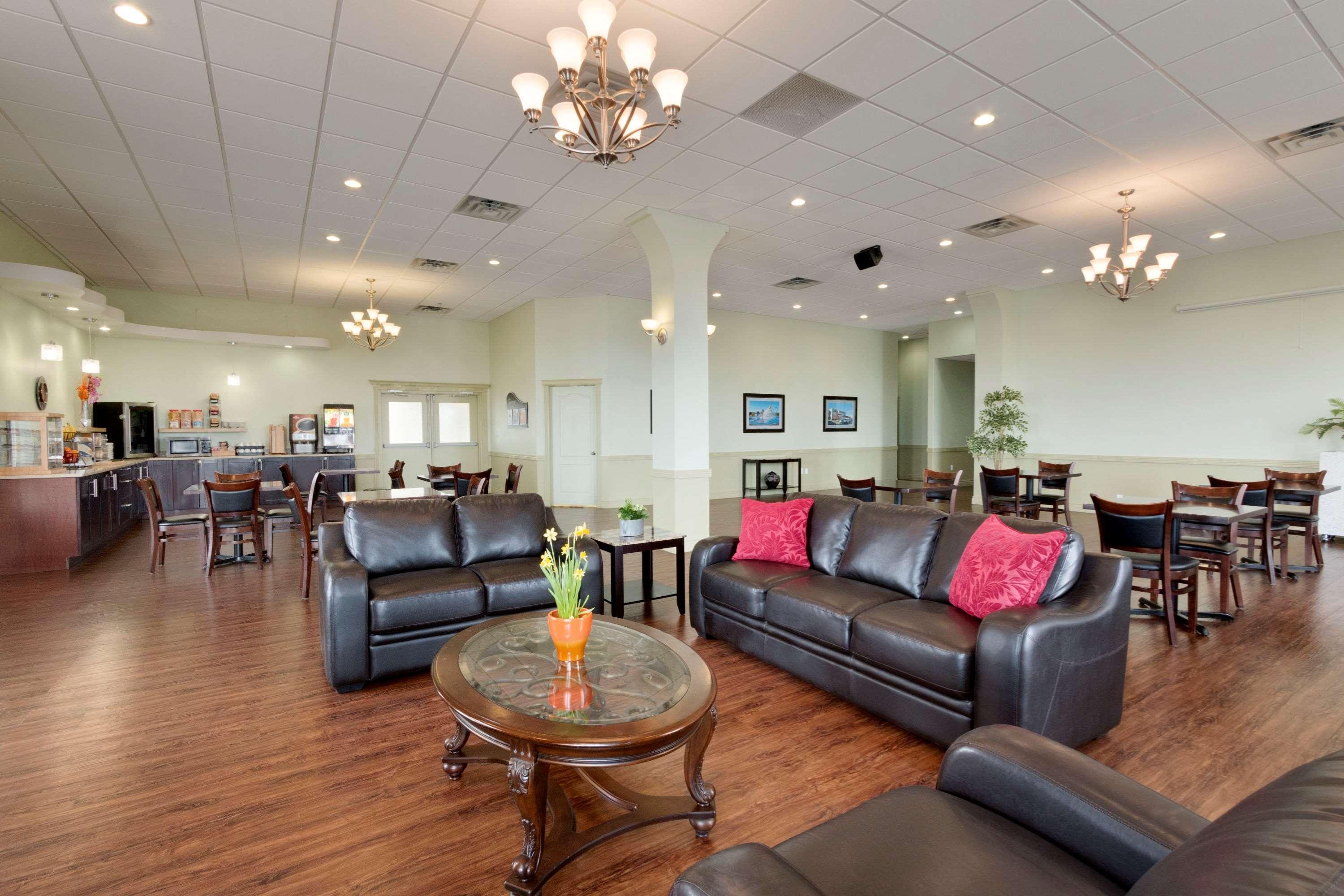 Quality Inn & Suites Whitecourt Exterior foto